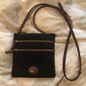 Dooney & Bourke Crossbody in black w/tan ascent